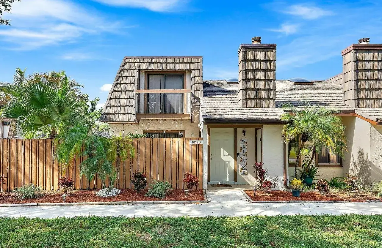 4012 PALM BAY Circle # D, West Palm Beach FL 33406