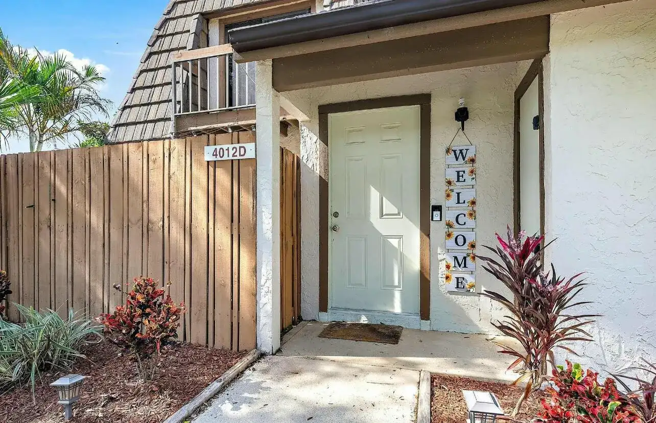 4012 PALM BAY Circle # D, West Palm Beach FL 33406 photo 2