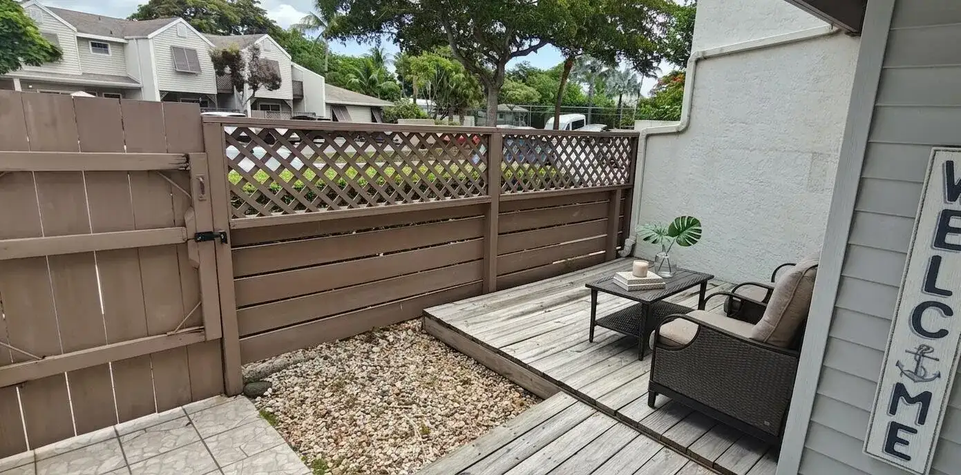 4874 N Hemingway Circle, Margate FL 33063 photo 3