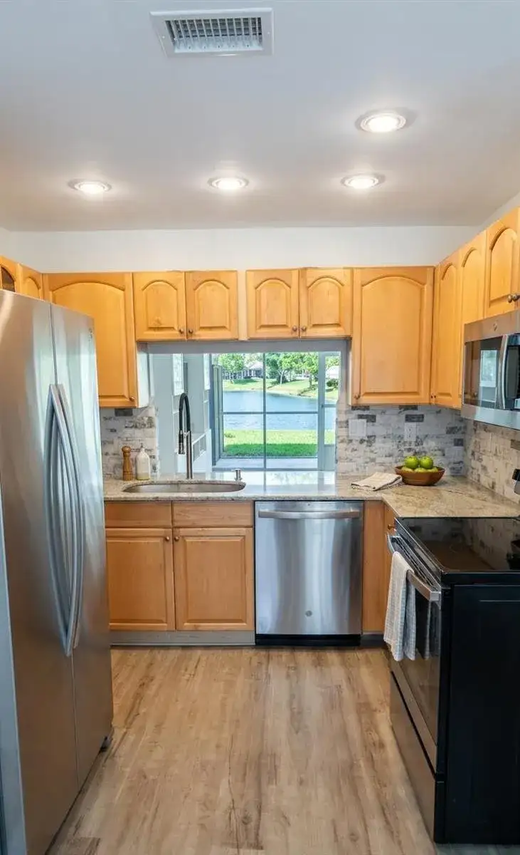4874 N Hemingway Circle, Margate FL 33063 photo 5
