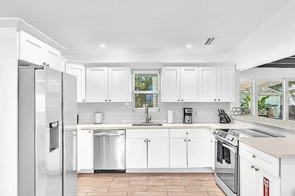 1580 NE 35TH Street, Oakland Park FL 33334 photo 3