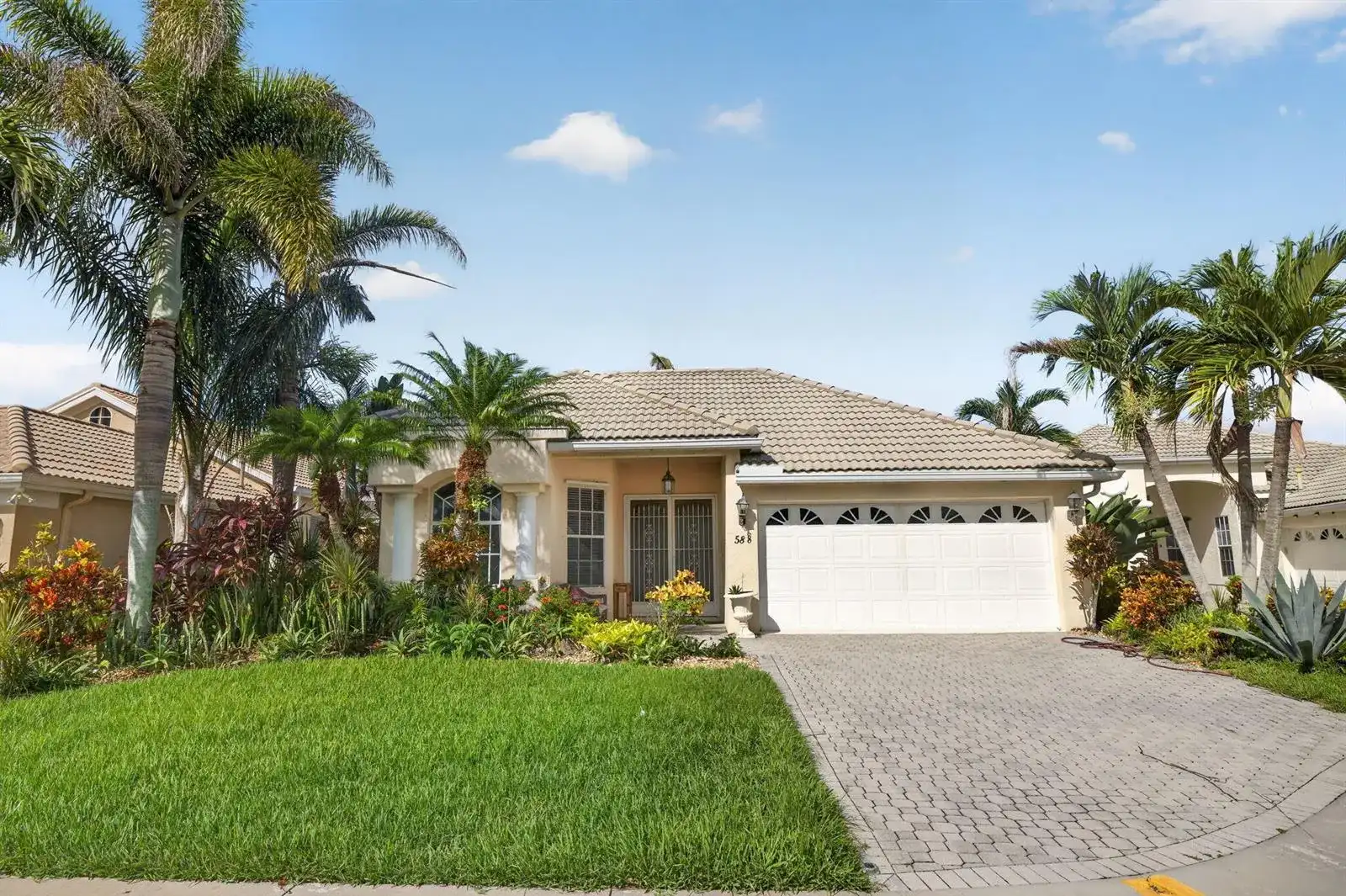 588 SW SAINT JOHNS BAY, Port St. Lucie FL 34986