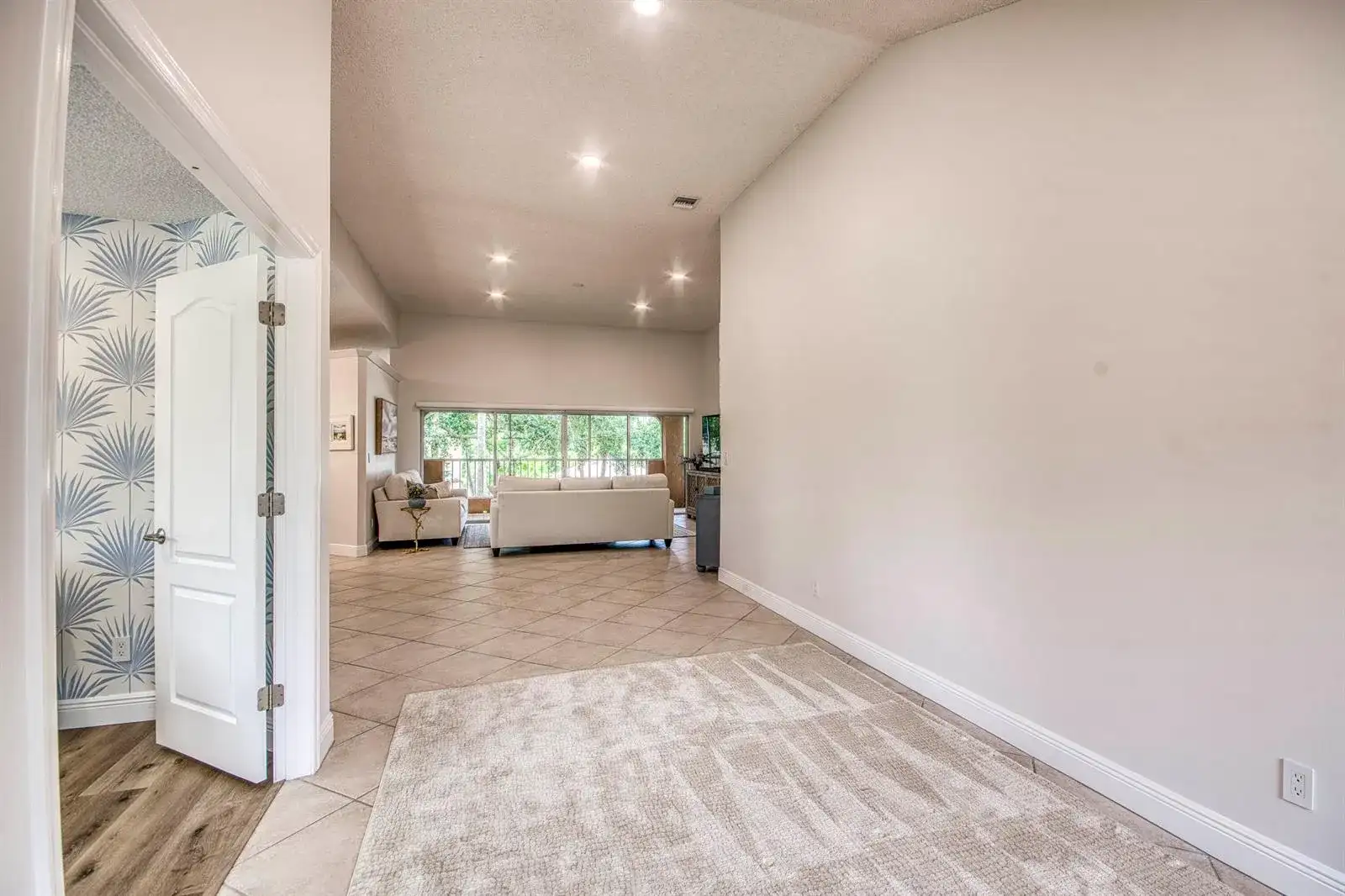 202 Legendary Circle, Palm Beach Gardens FL 33418 photo 2