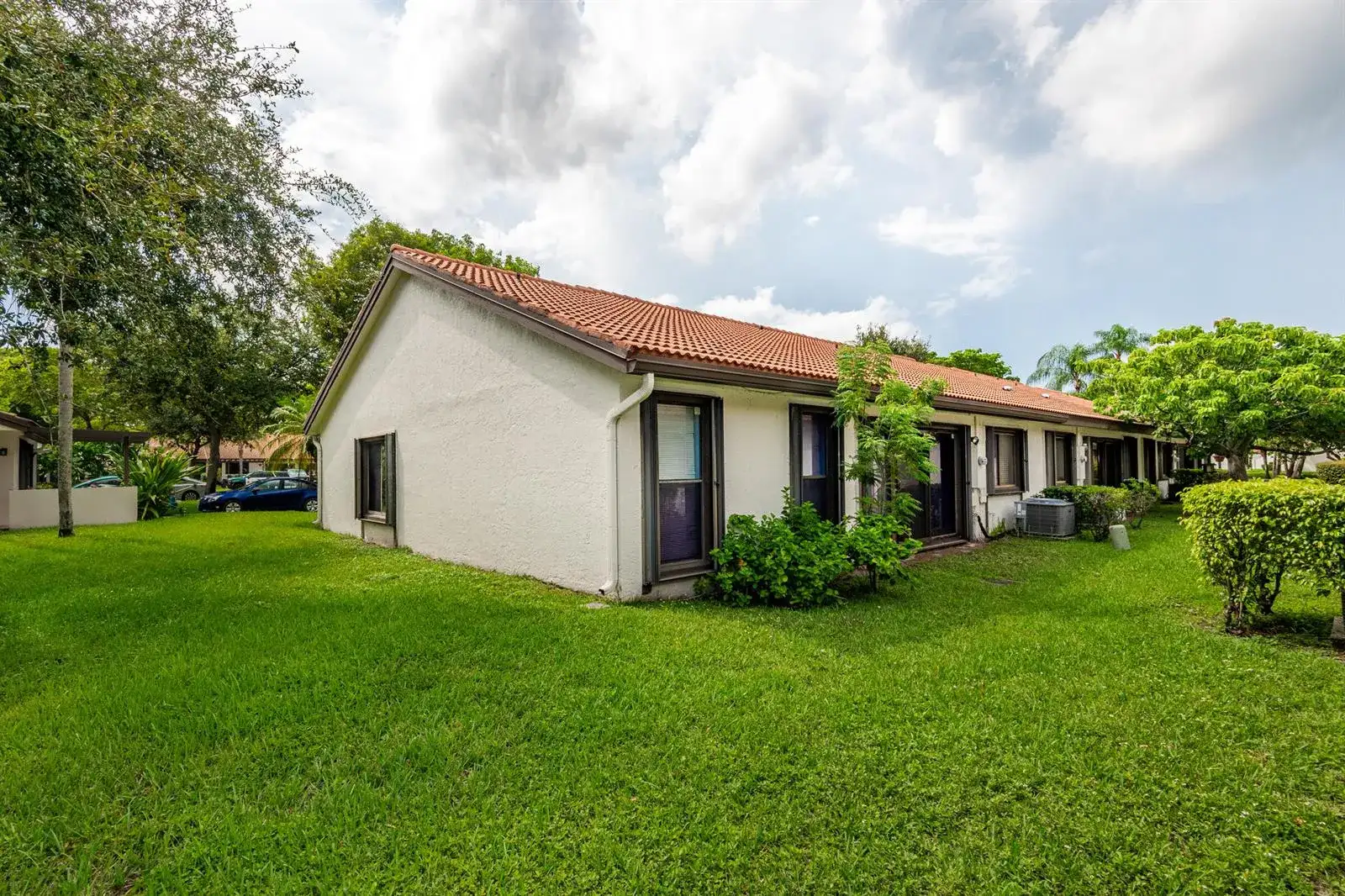 7143 WISTERIA Way, Tamarac FL 33321 photo 3