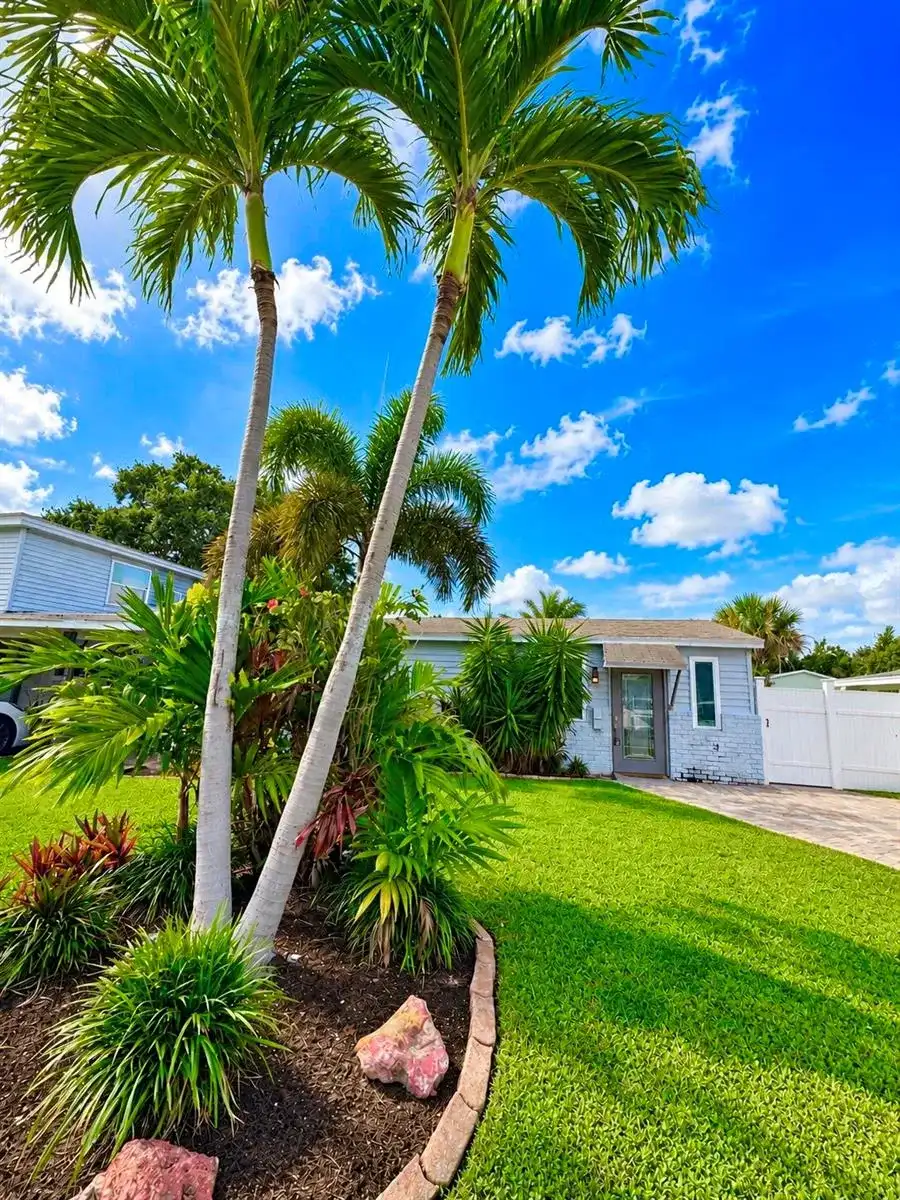 2793 SHAWNEE Road # B, West Palm Beach FL 33406