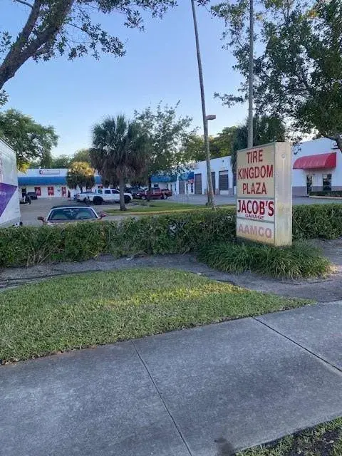 9880 Pines Boulevard, Pembroke Pines FL 33024