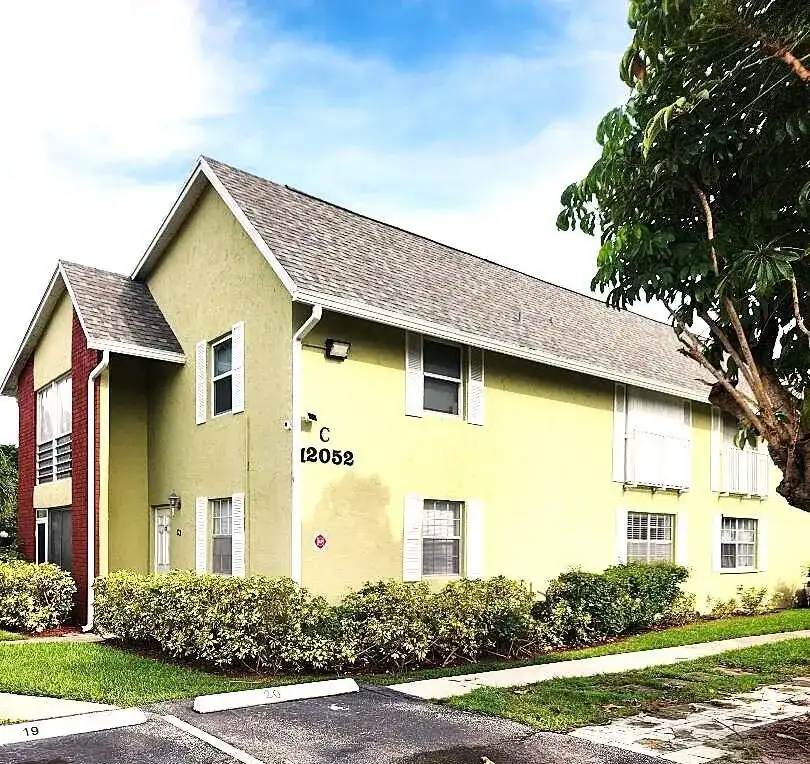 12052 ALTERNATE A1A # C8, Palm Beach Gardens FL 33410