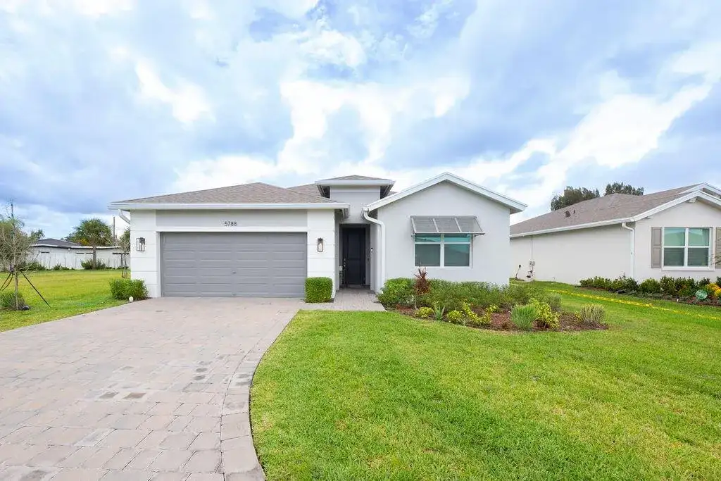 5788 SE SKYBLUE Circle, Stuart FL 34997 photo 2