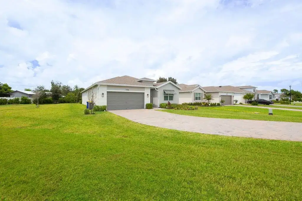5788 SE SKYBLUE Circle, Stuart FL 34997 photo 4