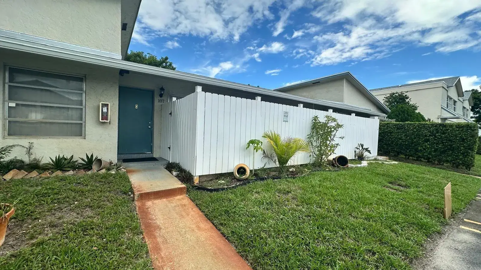 3000 NW 5th Terrace # 107, Pompano Beach FL 33064