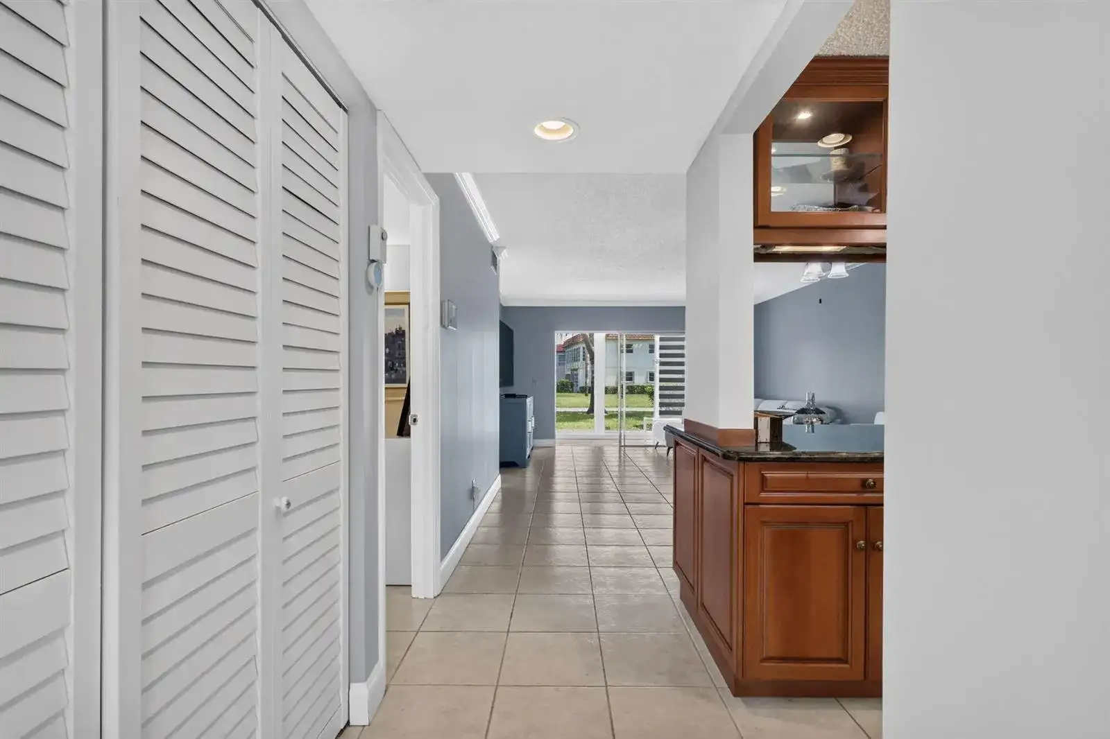 22 ABBEY Lane # 101, Delray Beach FL 33446 photo 3