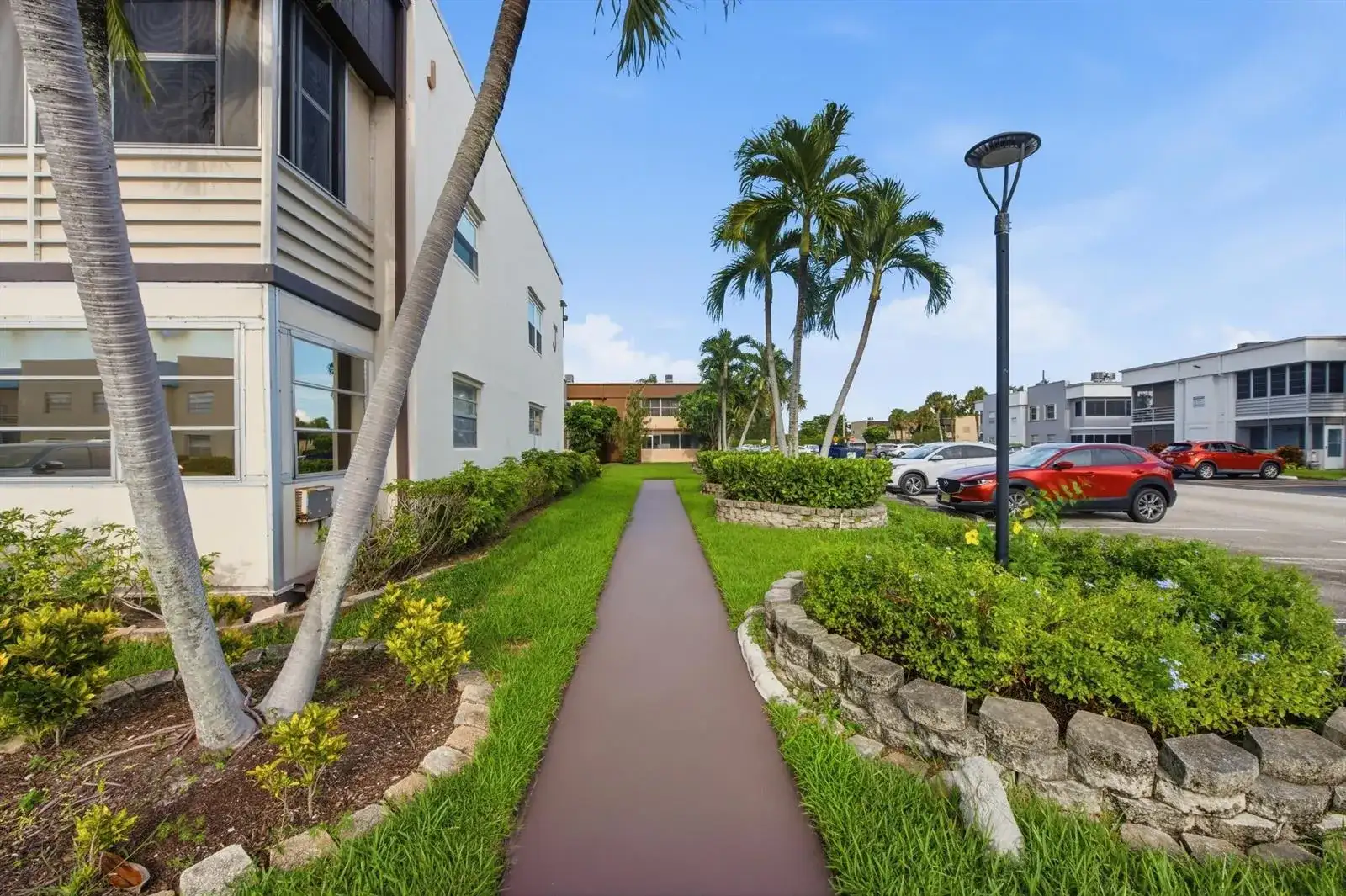 479 Burgundy J, Delray Beach FL 33484 photo 3