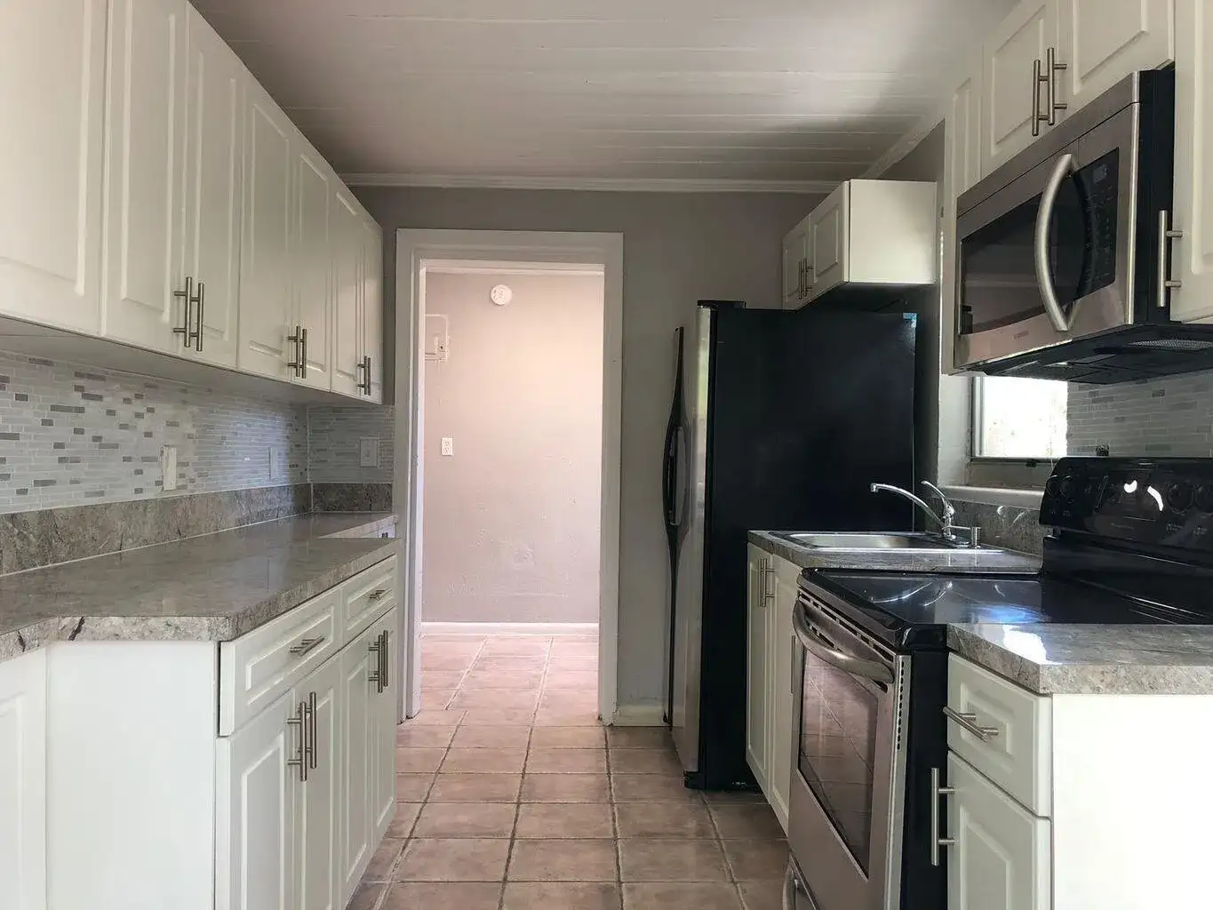 1069 W 30TH Street # 6, Riviera Beach FL 33404 photo 2