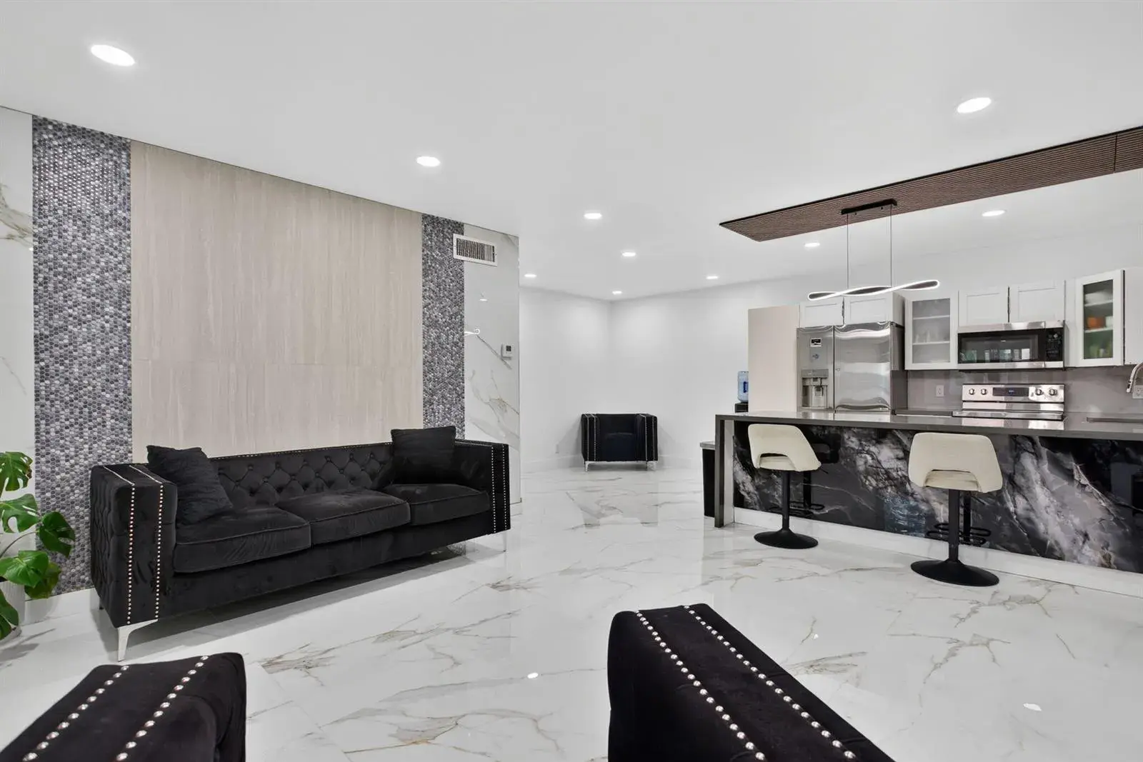 8404 W SAMPLE Road # 230, Coral Springs FL 33065