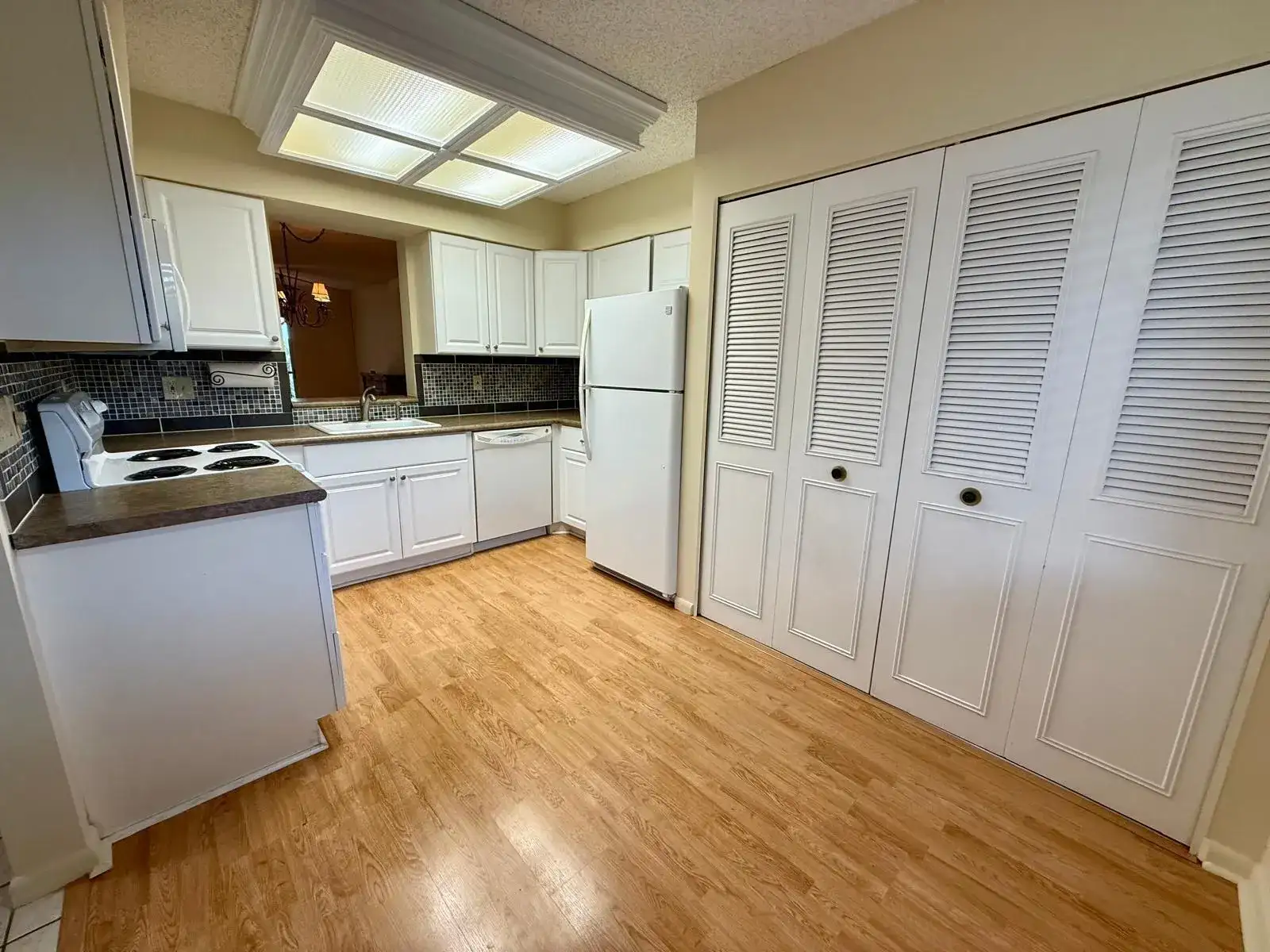 2212 S CYPRESS BEND Drive # 303, Pompano Beach FL 33069 photo 2