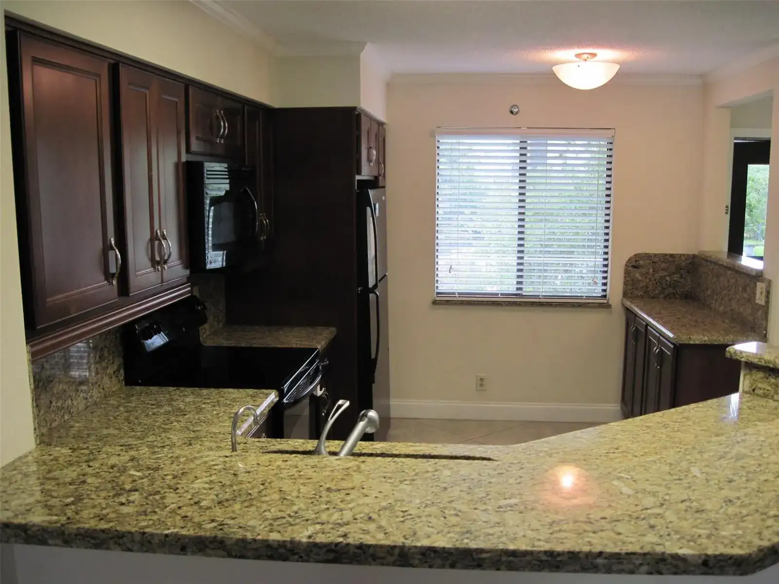 2232 N CYPRESS BEND Drive # 307, Pompano Beach FL 33069 photo 4