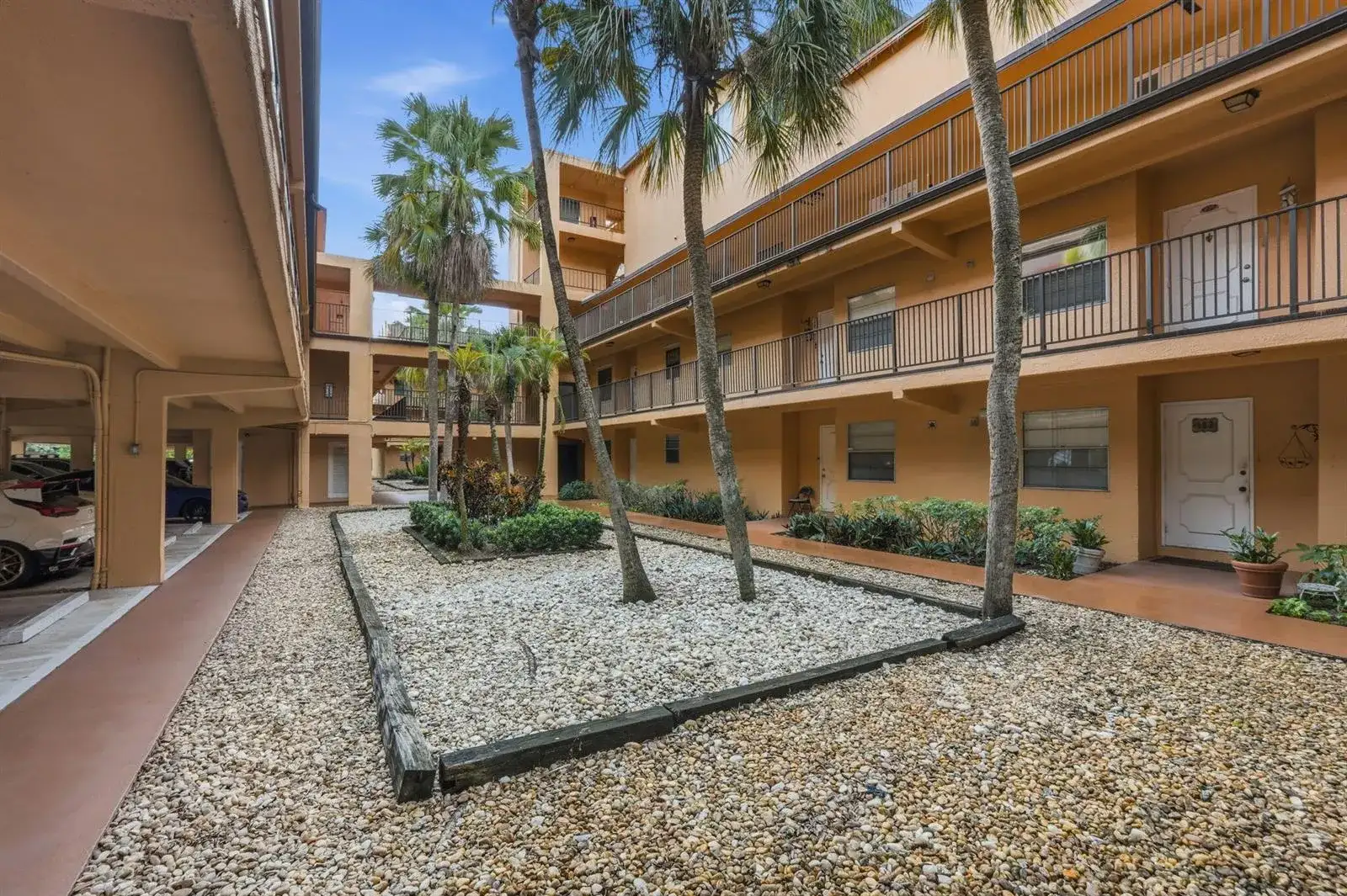 430 COMMODORE Drive # 314, Plantation FL 33325 photo 5