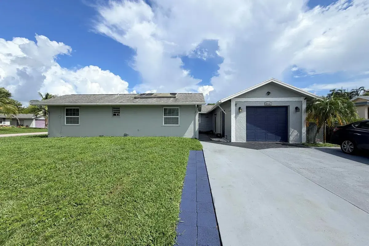 10431 Carmen Lane, Royal Palm Beach FL 33411