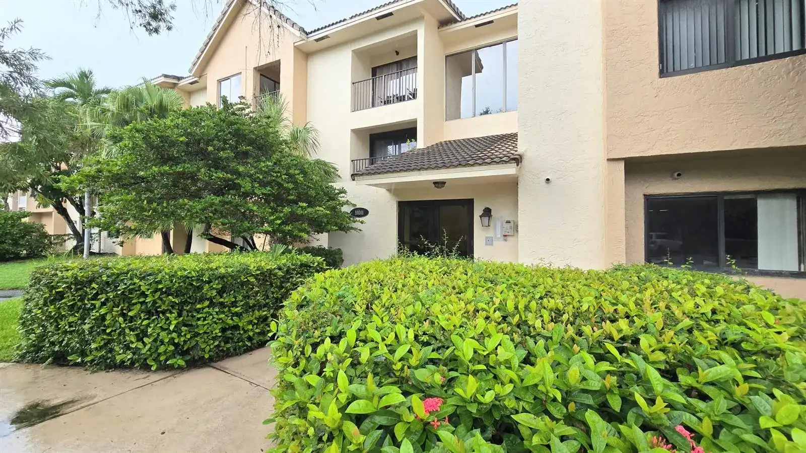10001 W Atlantic Boulevard Unit 327, Coral Springs FL 33071