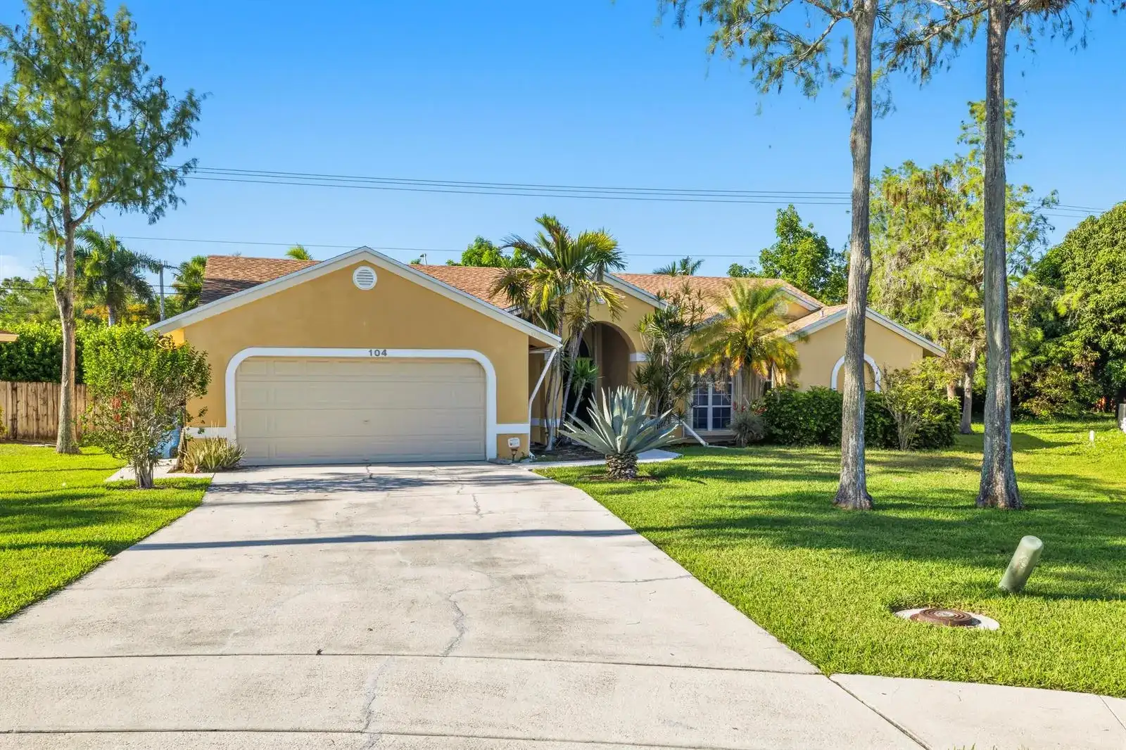 104 Oxford Court, Royal Palm Beach FL 33411 photo 2