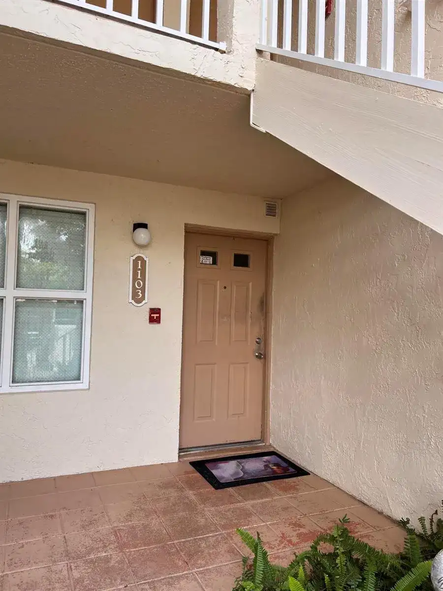 1103 Glenmoor Drive, West Palm Beach FL 33409 photo 2