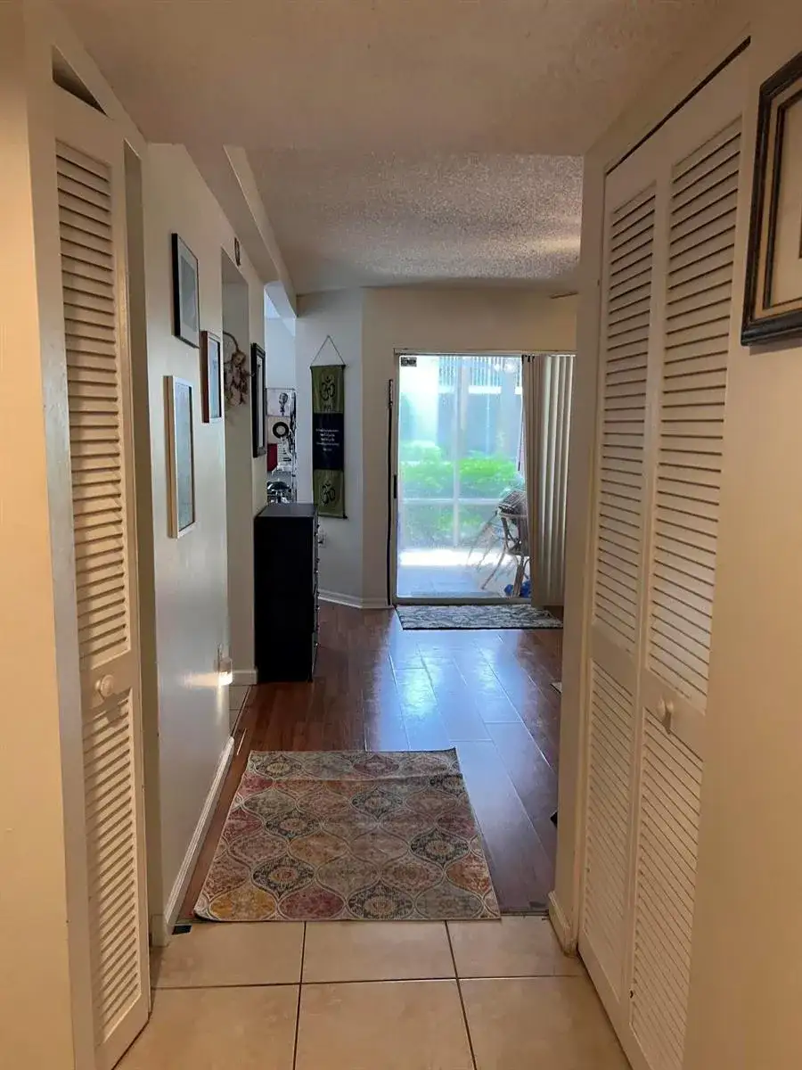 1103 Glenmoor Drive, West Palm Beach FL 33409 photo 4