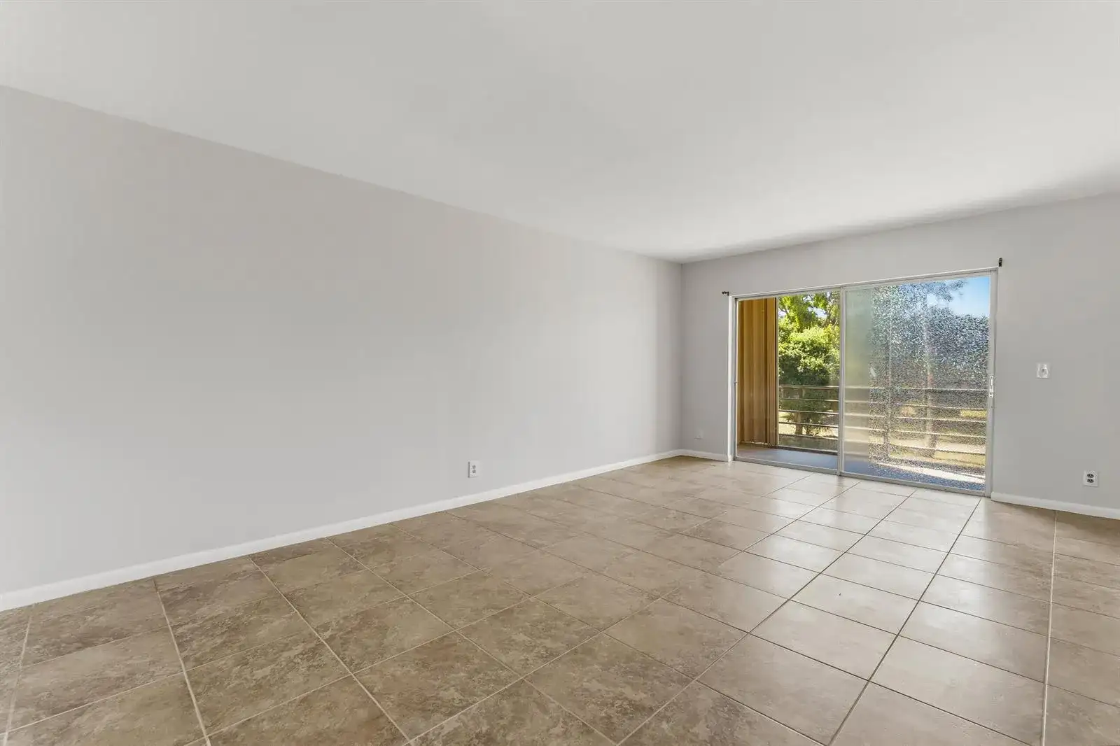 1638 EMBASSY Drive # 208, West Palm Beach FL 33401 photo 2