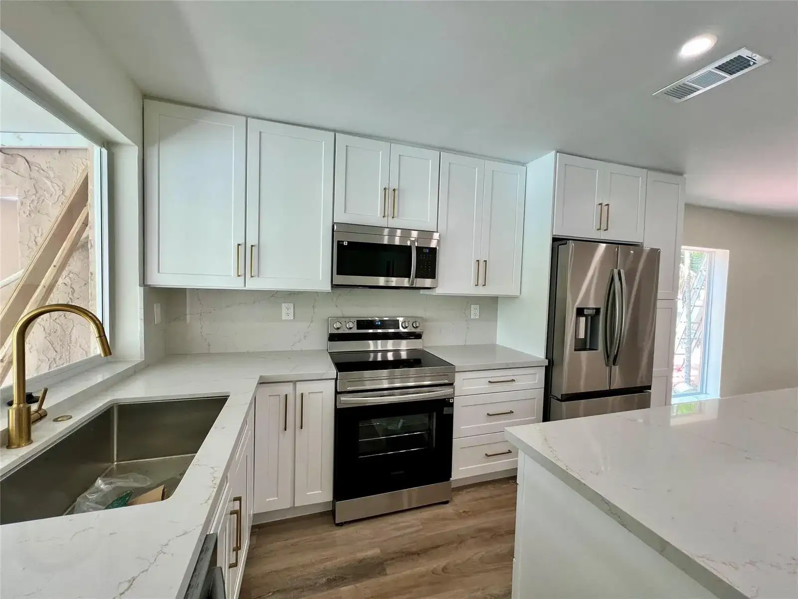 6914 Holly Road, Miami Lakes FL 33014 photo 3