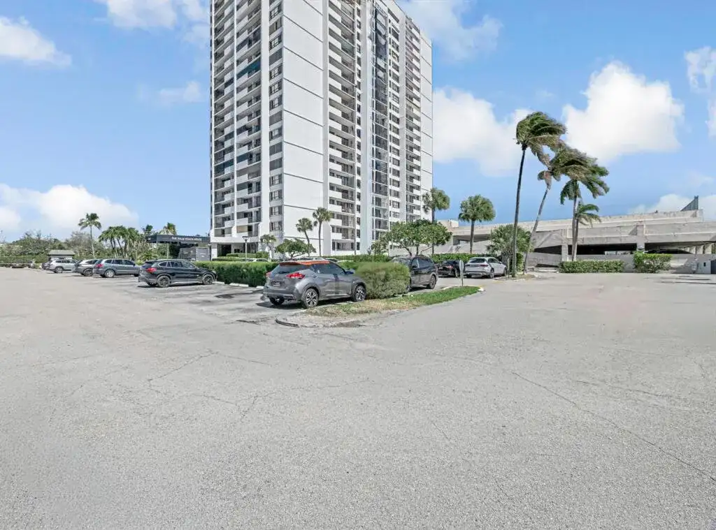 5600 N Flagler Drive # 203, West Palm Beach FL 33407 photo 2