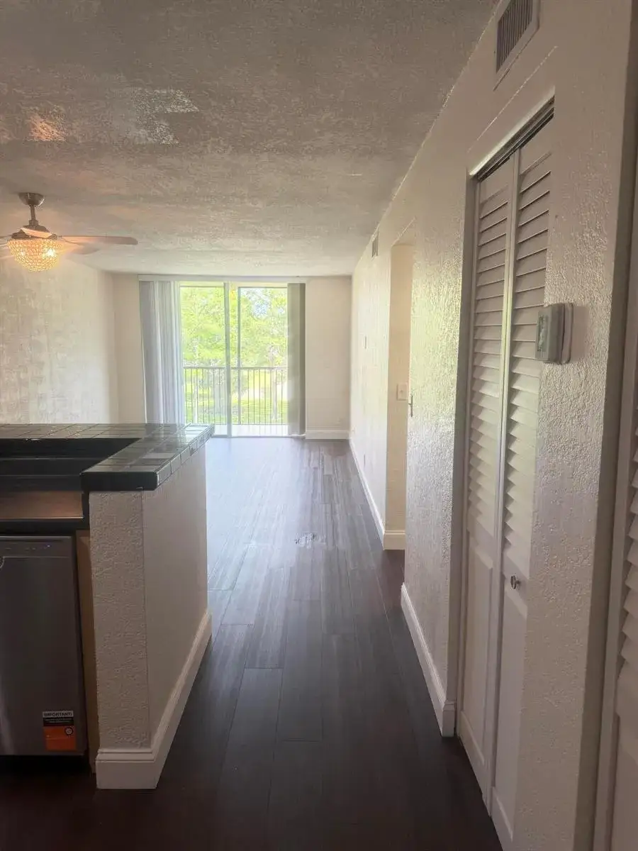 7710 NW 50th Street # 304, Lauderhill FL 33351