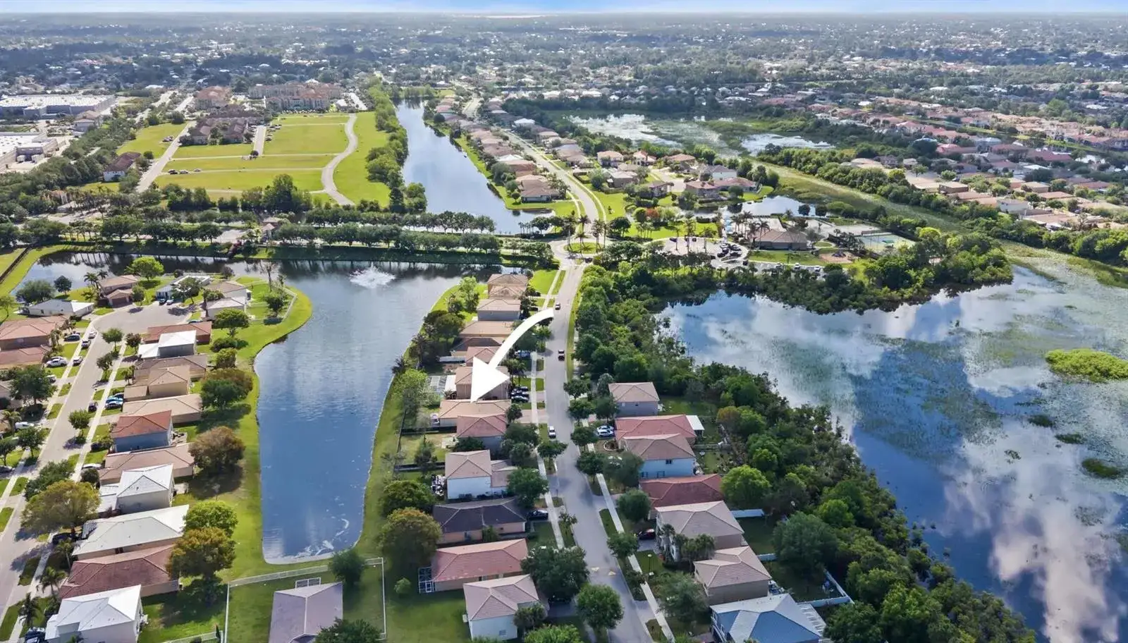 1899 SW NEWPORT ISLES Boulevard, Port St. Lucie FL 34953 photo 2