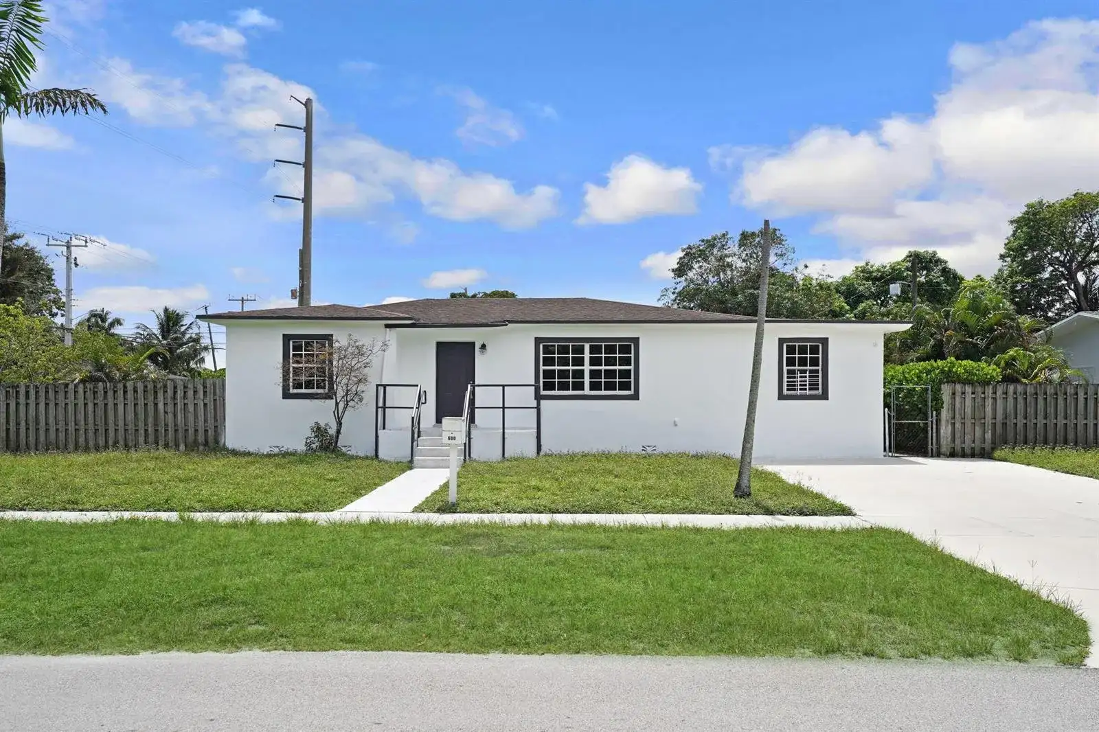 500 NW 120TH Street, Miami FL 33168 photo 2