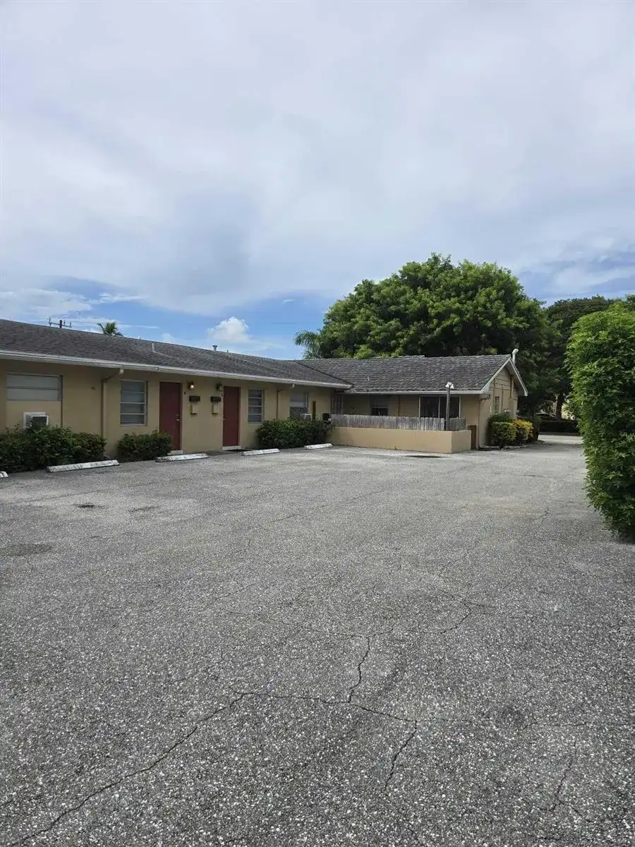 330 SOUTHWIND Drive # 6, North Palm Beach FL 33408