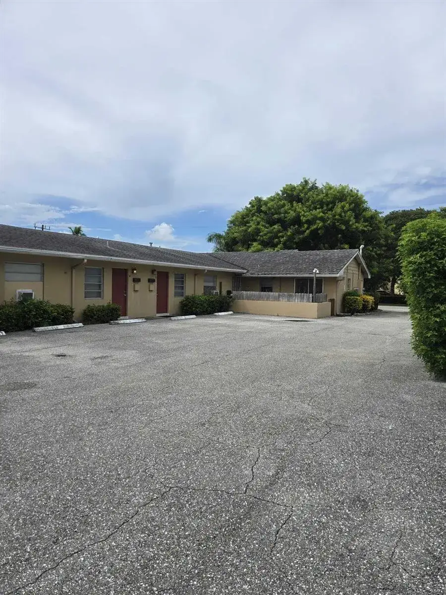 330 SOUTHWIND Drive # 6, North Palm Beach FL 33408