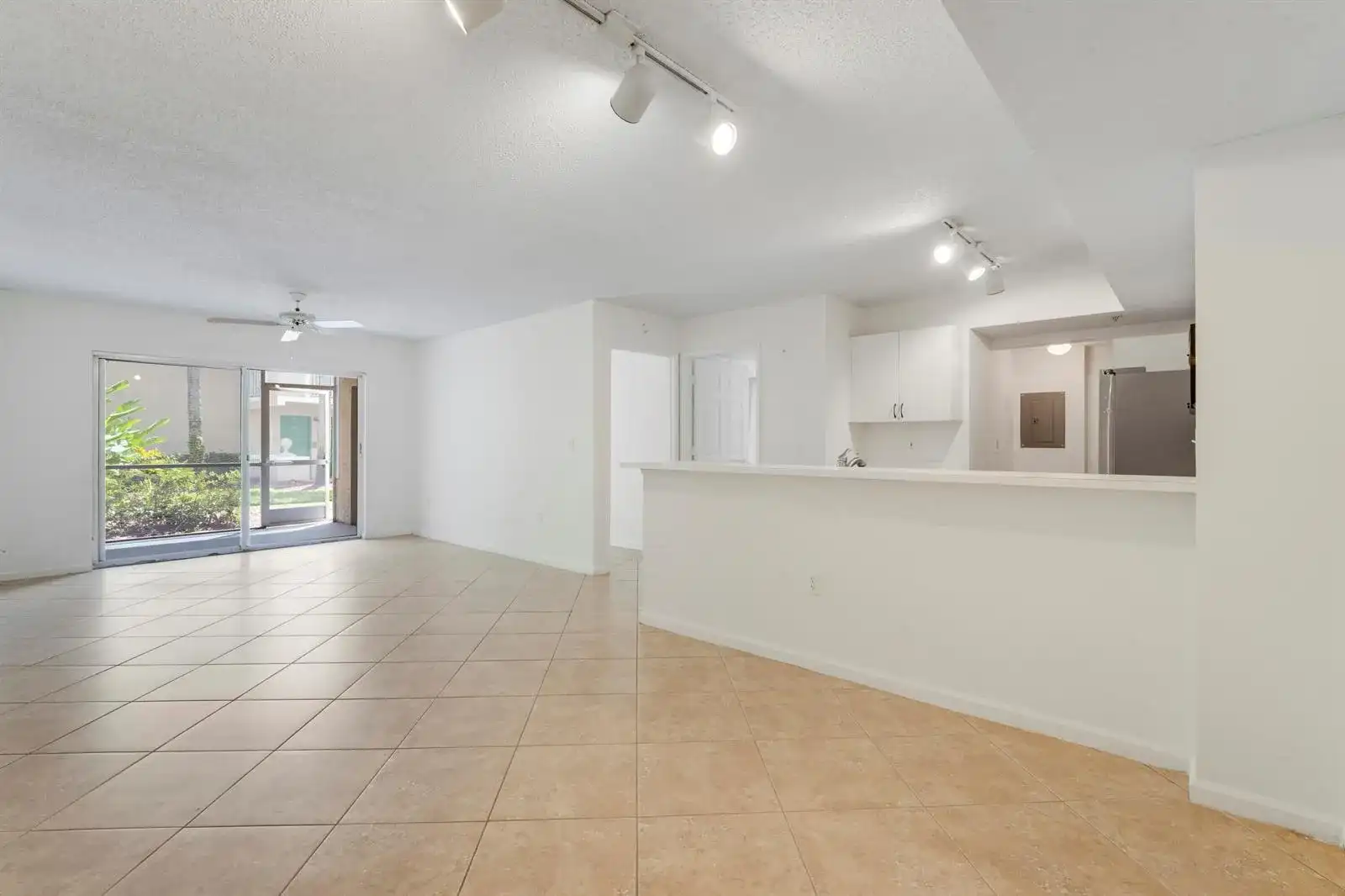 278 VILLAGE Boulevard # 8106, Tequesta FL 33469