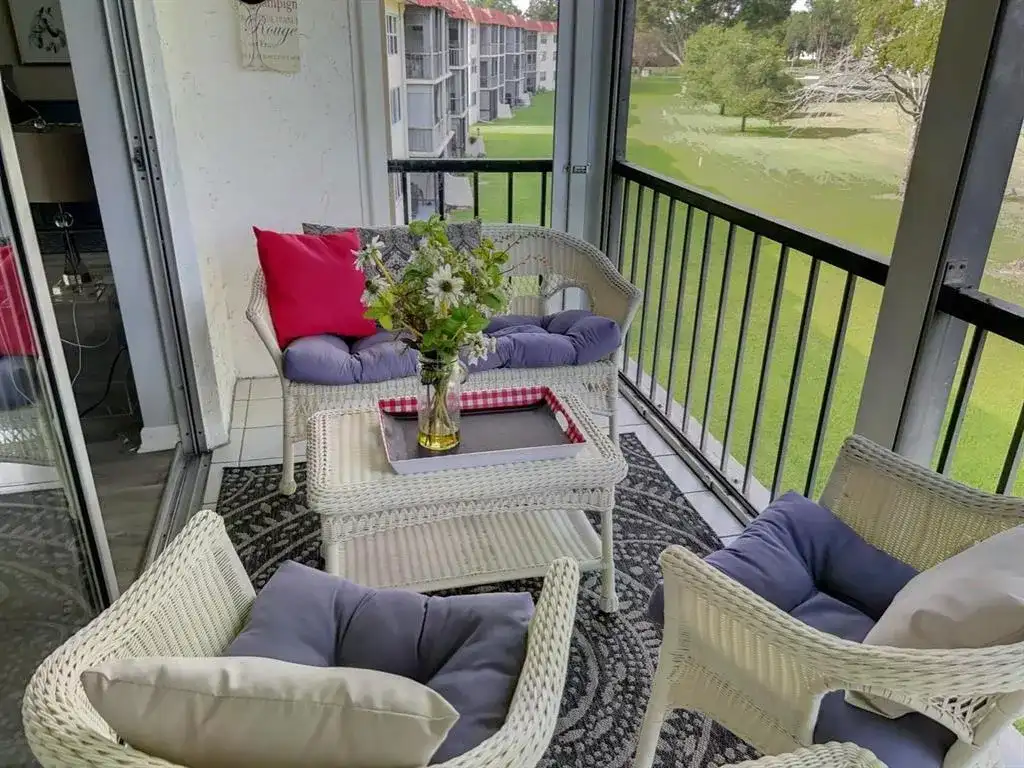 9300 N HOLLYBROOK LAKE Drive S # 304, Pembroke Pines FL 33025