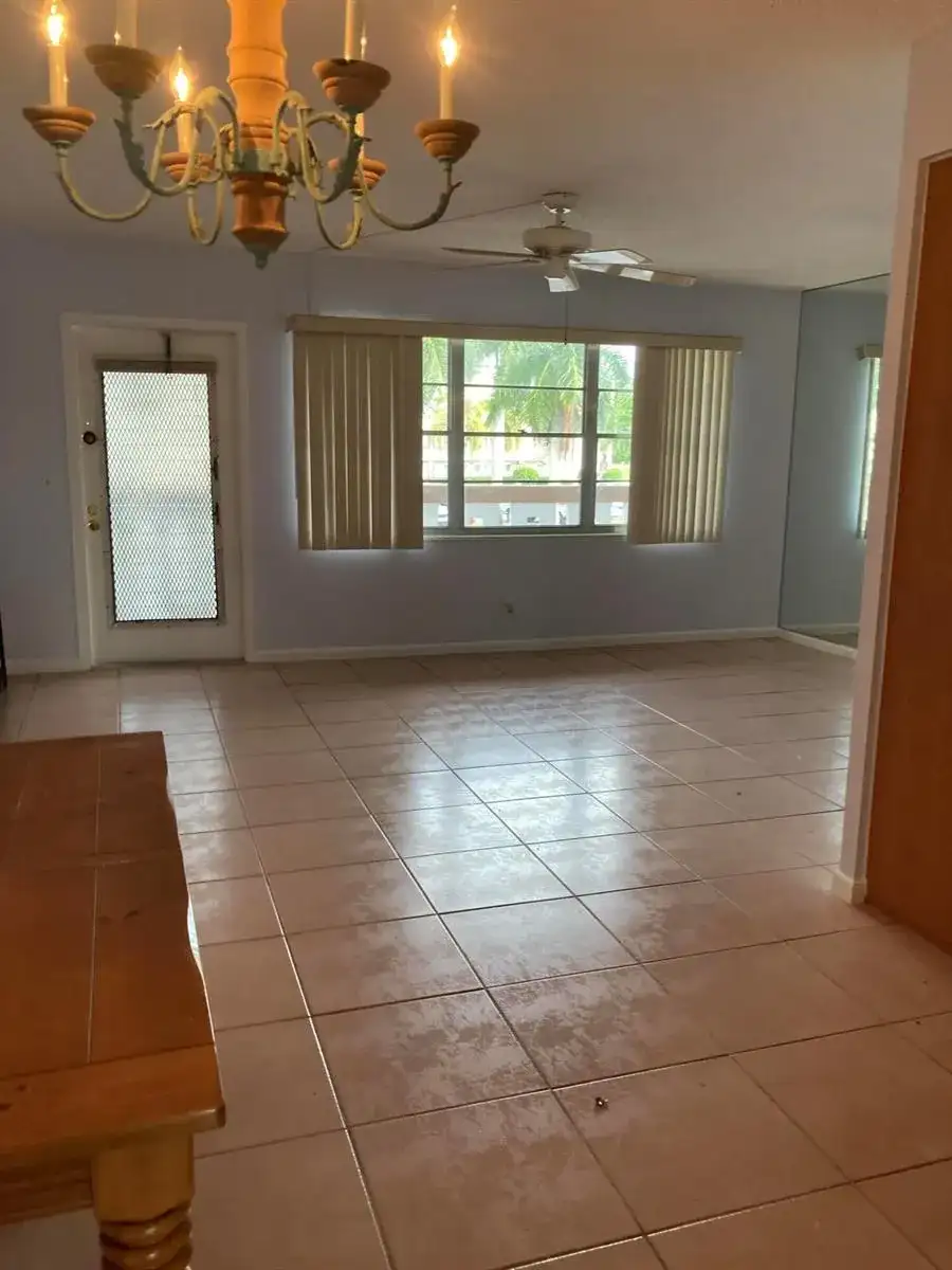 2094 Cornwall E, Boca Raton FL 33434 photo 4