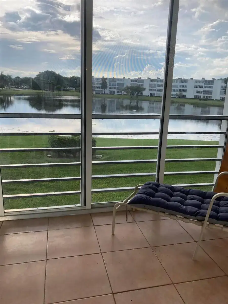 2094 Cornwall E, Boca Raton FL 33434 photo 5
