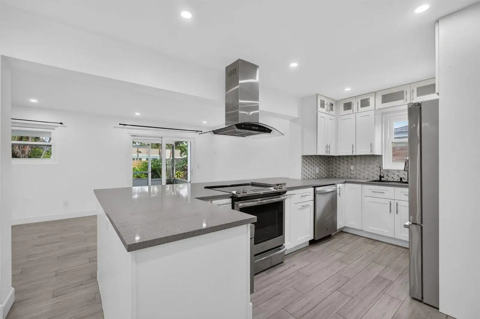 502 Circle E, Jupiter FL 33458 photo 3