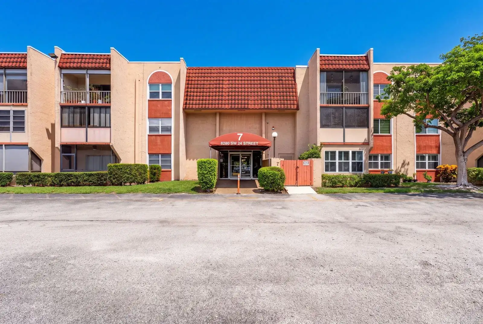 8260 SW 24TH Street # 6115, North Lauderdale FL 33068