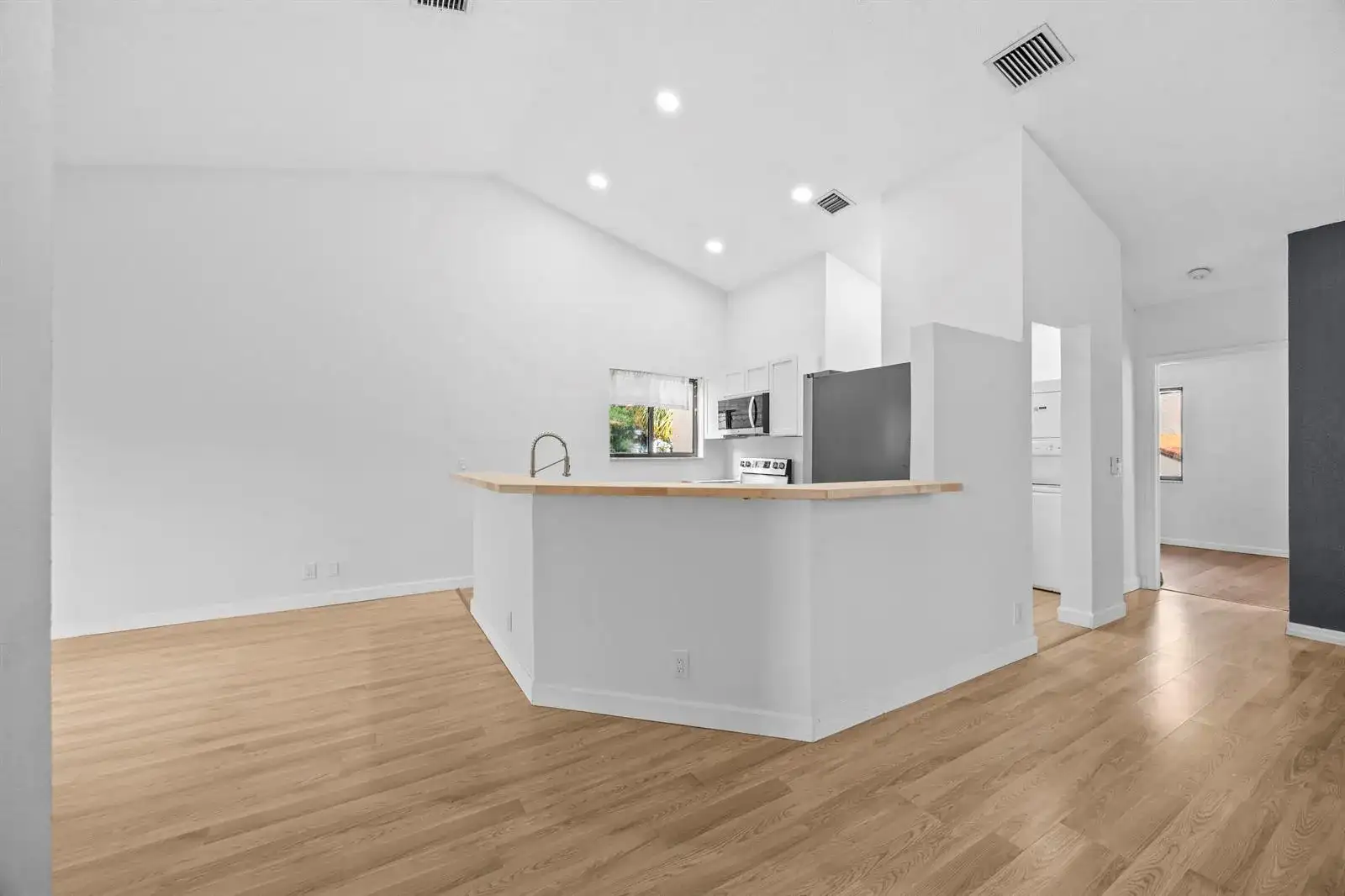 15 Via De Casas Sur # 204, Boynton Beach FL 33426 photo 3