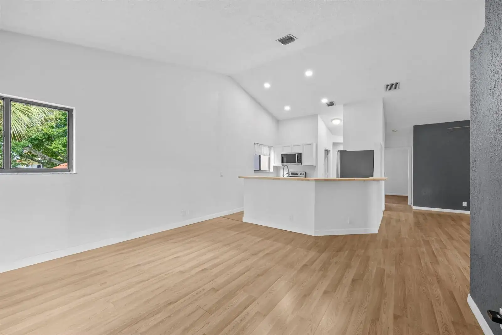 15 Via De Casas Sur # 204, Boynton Beach FL 33426 photo 4
