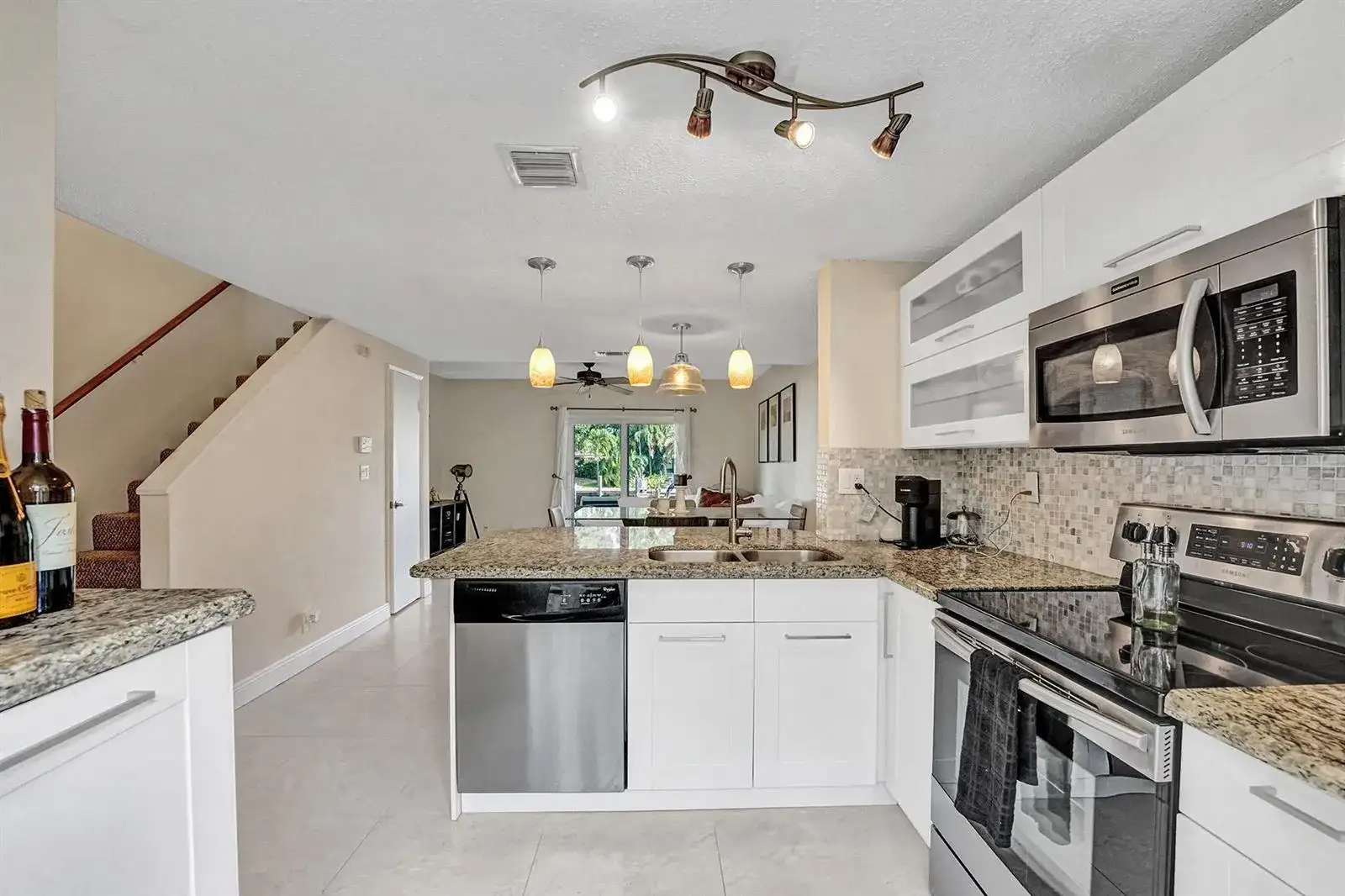 2571 NE 15TH Street, Pompano Beach FL 33062 photo 5