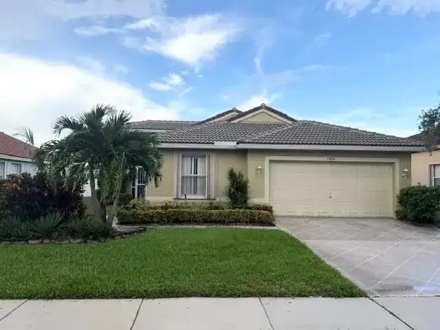 5374 OAKMONT VILLAGE Circle, Lake Worth FL 33463