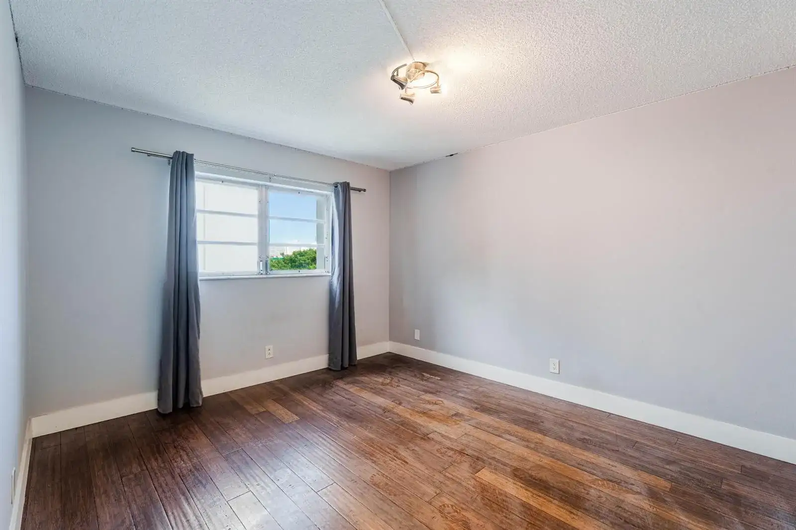 900 NE 12TH Avenue # 408, Hallandale Beach FL 33009 photo 4