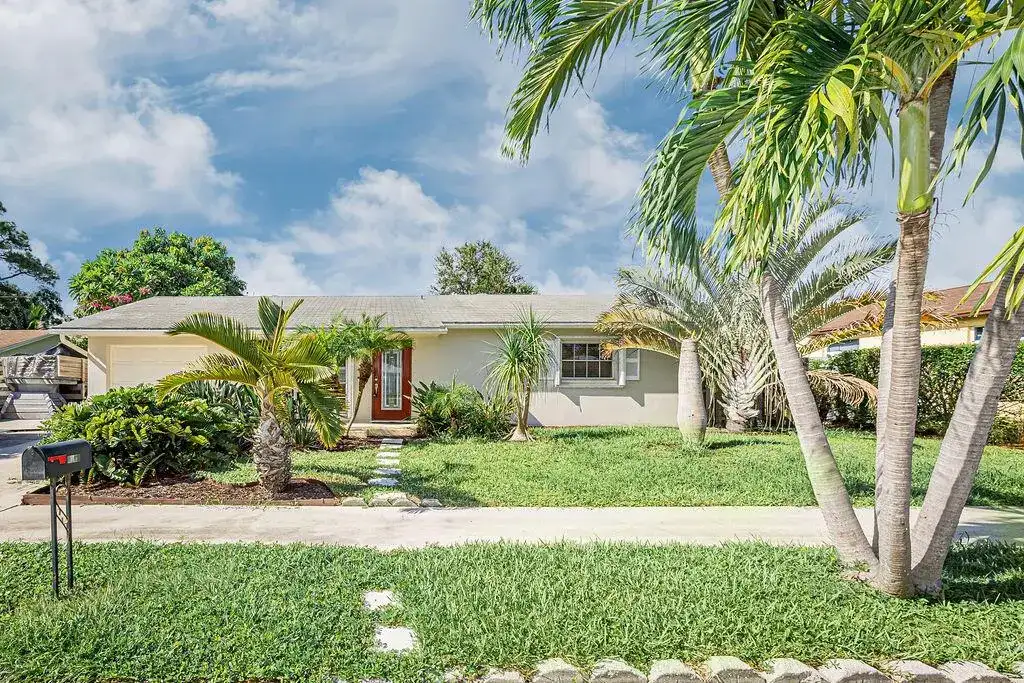 1750 16TH Avenue N, FL 33460 photo 2
