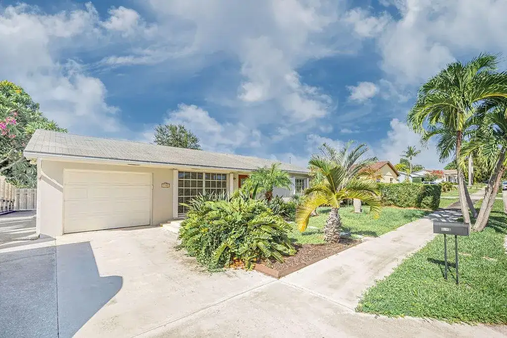 1750 16TH Avenue N, FL 33460 photo 3