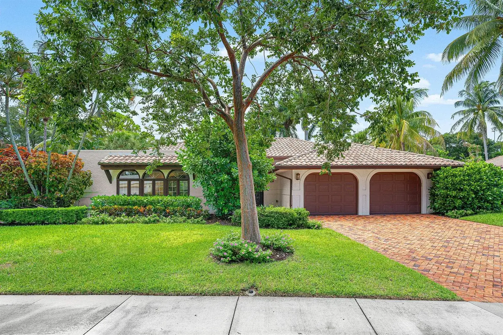 2570 NW 27th Street, Boca Raton FL 33434