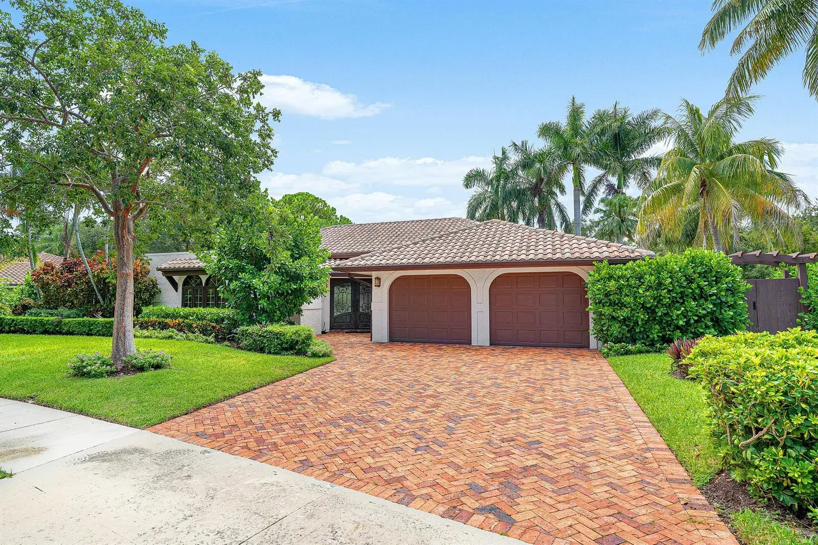 2570 NW 27th Street, Boca Raton FL 33434