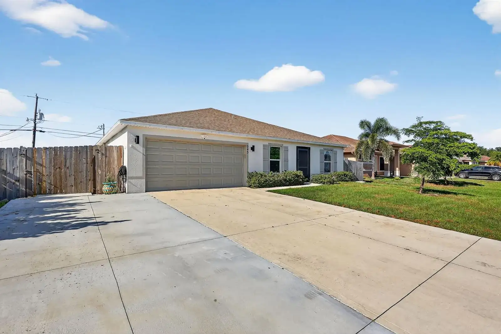 543 SW Kabot Avenue, Port St. Lucie FL 34953 photo 2